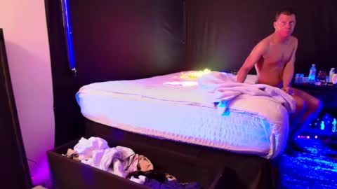 Snapshot of justwannalookgood4ya chatting on February 15, 4:23 pm Eetantungfuk Mias online show from February 15, 4:23 pm