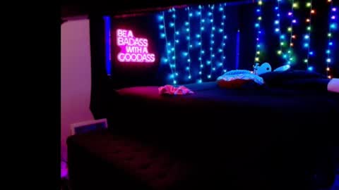 Snapshot of justwannalookgood4ya chatting on February 23, 7:55 am Eetantungfuk Mias online show from February 23, 7:55 am