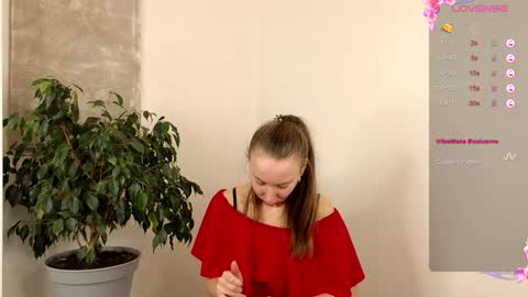 Juja and Kira online show from February 8, 9:25 pm