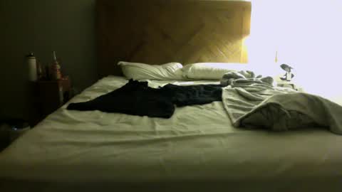 J and Sugar snap pea online show from September 17, 10:39 am