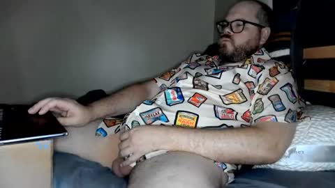 MidsizeBiGuy online show from July 17, 8:10 am