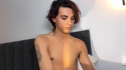 Snapshot of k0sta_32 chatting on January 31, 10:31 am k0sta online show from January 31, 10:31 am