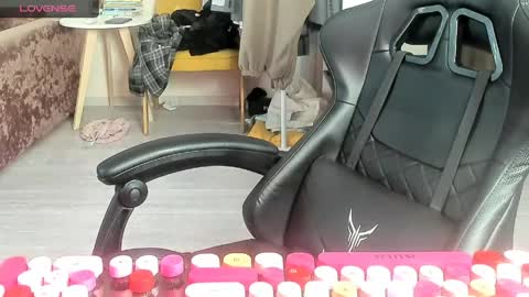 Alice online show from April 5, 8:00 am