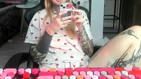 Alice online show from April 7, 8:15 am