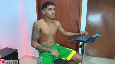 k_florez online show from February 22, 7:23 pm