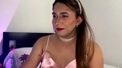 KIM  online show from February 25, 5:58 pm