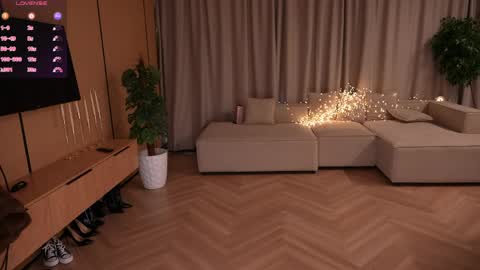 Amely online show from April 7, 4:02 am