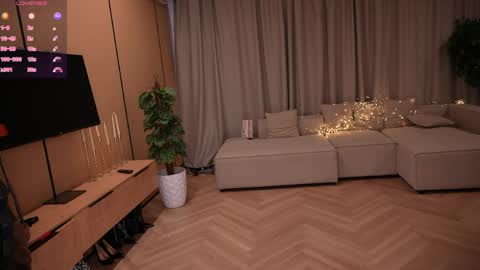 Amely online show from April 10, 3:45 am