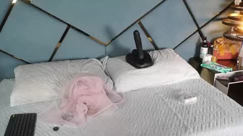 kaarol_sm online show from April 1, 3:07 am