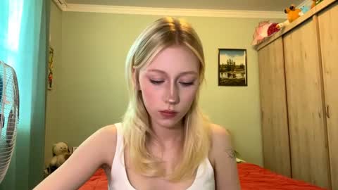 Snapshot of kacicasal chatting on June 19, 2:21 pm Mia 1st day here online show from June 19, 2:21 pm