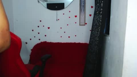 kael_fox online show from April 7, 5:57 pm