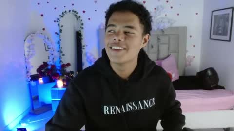 kael_fox online show from April 15, 7:58 pm