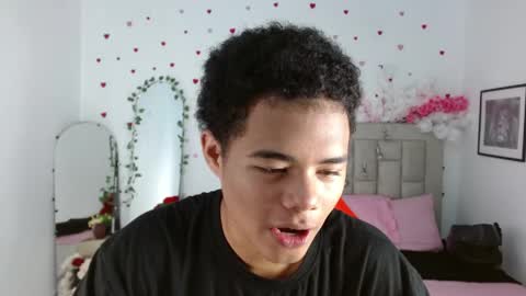 kael_fox online show from April 18, 6:12 pm