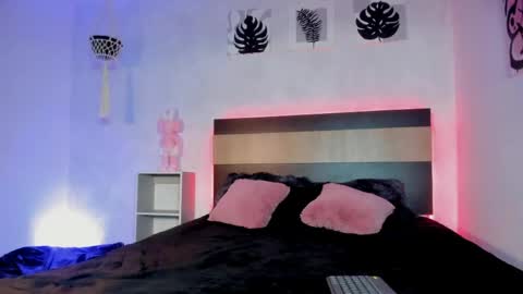         online show from April 19, 2:22 am