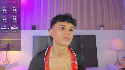 Snapshot of kai_riptide chatting on November 3, 8:32 pm Kai online show from November 3, 8:32 pm