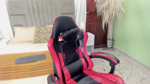 Snapshot of kai_storn chatting on February 9, 11:25 am kai_storn online show from February 9, 11:25 am