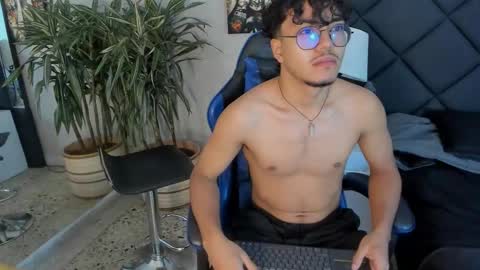 Snapshot of kai_storn chatting on February 17, 11:18 am kai_storn online show from February 17, 11:18 am