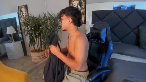 Snapshot of kai_storn chatting on February 19, 11:17 am kai_storn online show from February 19, 11:17 am