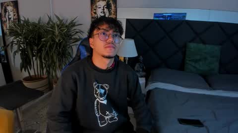 Snapshot of kai_storn chatting on February 21, 11:33 am kai_storn online show from February 21, 11:33 am