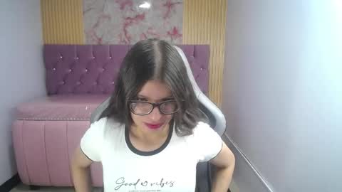 Kailee online show from April 12, 1:05 pm