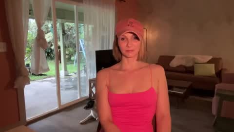 Snapshot of kaileeshy chatting on January 23, 3:58 am Kailee Smile online show from January 23, 3:58 am