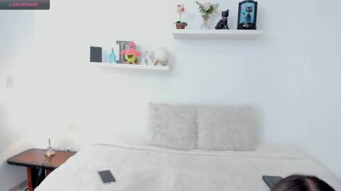 Snapshot of kailua_rose chatting on December 9, 7:29 pm KailuaRose online show from December 9, 7:29 pm