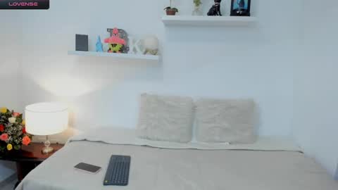 Snapshot of kailua_rose chatting on February 15, 1:31 am KailuaRose online show from February 15, 1:31 am