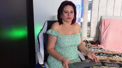 Snapshot of kaily_jonness chatting on December 18, 5:42 pm kaily jonness online show from December 18, 5:42 pm