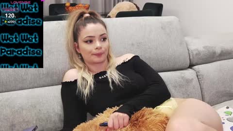 Kailyn online show from January 8, 9:23 pm