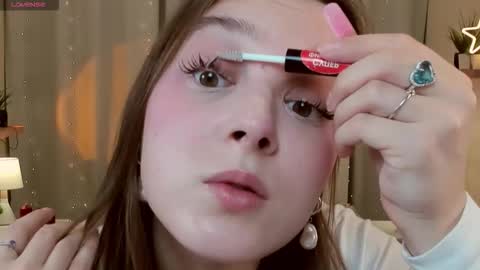 Snapshot of kaisajenner chatting on December 5, 12:30 am Kaisa online show from December 5, 12:30 am