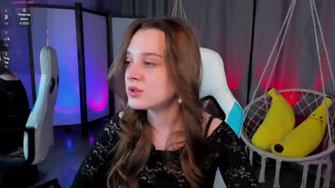 Snapshot of kaisajenner chatting on December 16, 9:09 pm Kaisa online show from December 16, 9:09 pm