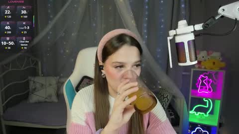 Snapshot of kaisajenner chatting on February 4, 12:11 pm Kaisa online show from February 4, 12:11 pm