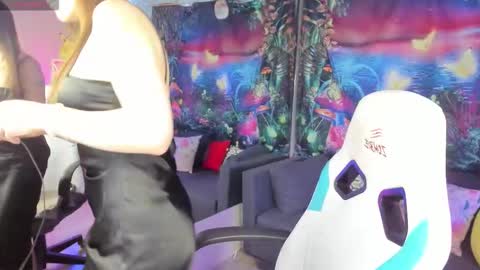 Snapshot of kaisajenner chatting on February 5, 7:02 am Kaisa online show from February 5, 7:02 am