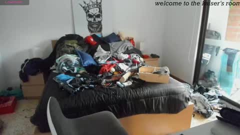 Snapshot of kaiser679 chatting on December 13, 9:30 pm kaiser679 online show from December 13, 9:30 pm