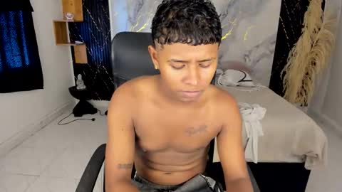 kaiser_alpha777 online show from April 17, 2:42 pm