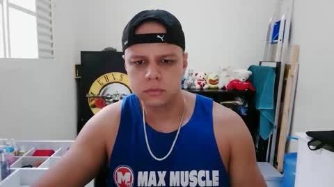 Snapshot of kaiserdoom chatting on December 15, 10:52 am kaiserdoom online show from December 15, 10:52 am