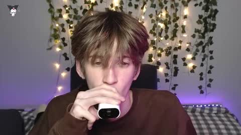 Snapshot of kaislutx chatting on November 11, 11:27 pm slutkai online show from November 11, 11:27 pm