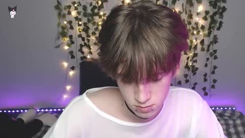 Snapshot of kaislutx chatting on November 12, 7:57 pm slutkai online show from November 12, 7:57 pm