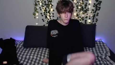 Snapshot of kaislutx chatting on November 25, 7:36 pm slutkai online show from November 25, 7:36 pm