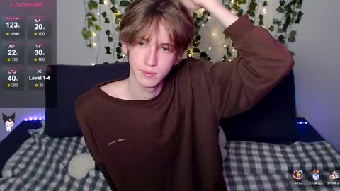 Snapshot of kaislutx chatting on December 1, 9:42 pm slutkai online show from December 1, 9:42 pm