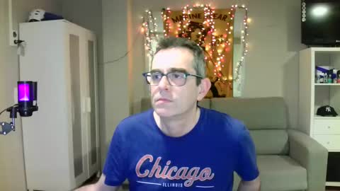 Snapshot of kalem48 chatting on February 8, 11:02 pm MusicMen49 online show from February 8, 11:02 pm