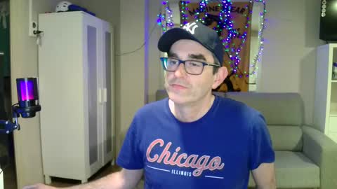 Snapshot of kalem48 chatting on February 10, 12:08 am MusicMen49 online show from February 10, 12:08 am