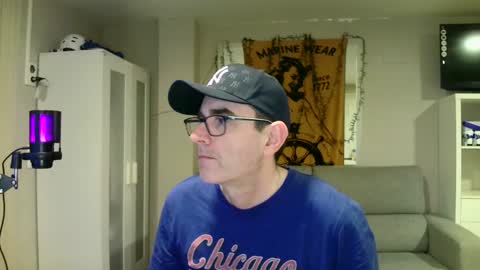 Snapshot of kalem48 chatting on February 26, 12:49 am MusicMen49 online show from February 26, 12:49 am