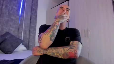 Snapshot of kaletattoos chatting on February 4, 8:06 pm Kale online show from February 4, 8:06 pm