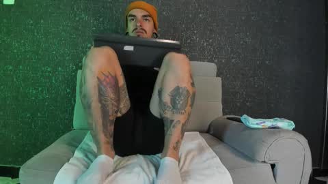 Snapshot of kaletattoos chatting on September 9, 10:59 am Kale online show from September 9, 10:59 am