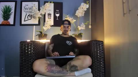Snapshot of kaletattoos chatting on September 10, 11:21 am Kale online show from September 10, 11:21 am