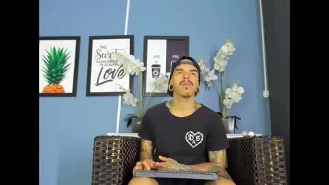 Snapshot of kaletattoos chatting on September 14, 11:42 am Kale online show from September 14, 11:42 am