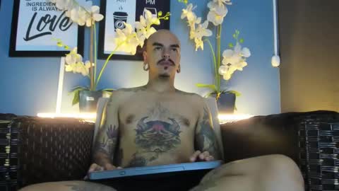 Snapshot of kaletattoos chatting on September 15, 11:54 am Kale online show from September 15, 11:54 am