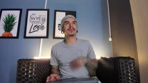 Snapshot of kaletattoos chatting on September 18, 11:01 am Kale online show from September 18, 11:01 am
