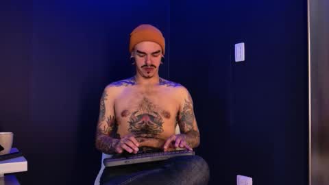 Snapshot of kaletattoos chatting on October 3, 11:29 am Kale online show from October 3, 11:29 am